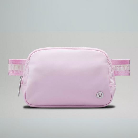 NEW Lululemon Everywhere Crossbody Belt Bag 1L Wordmark - Pink and White - Picture 2 of 5